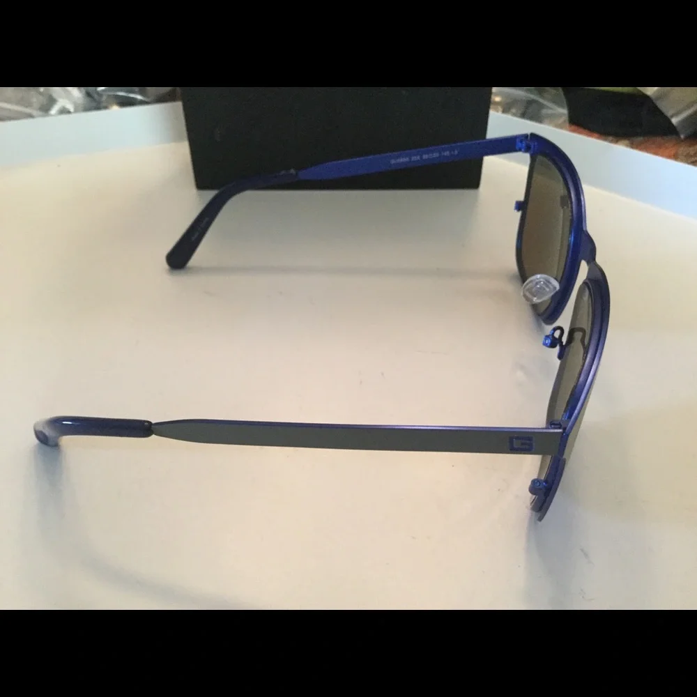 GUESS AARON MENS SUNGLASSES BLUE MIRROR PRE-OWNED